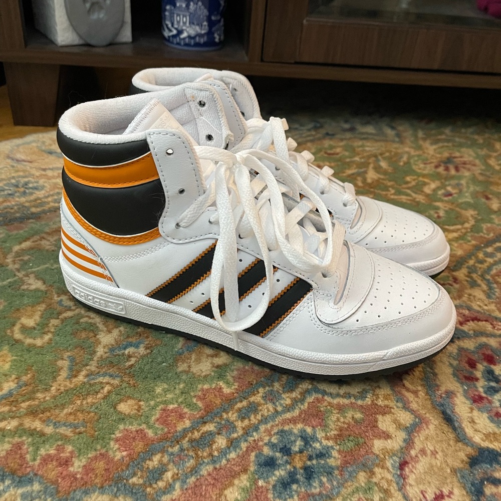 Adidas High Top Sneaker